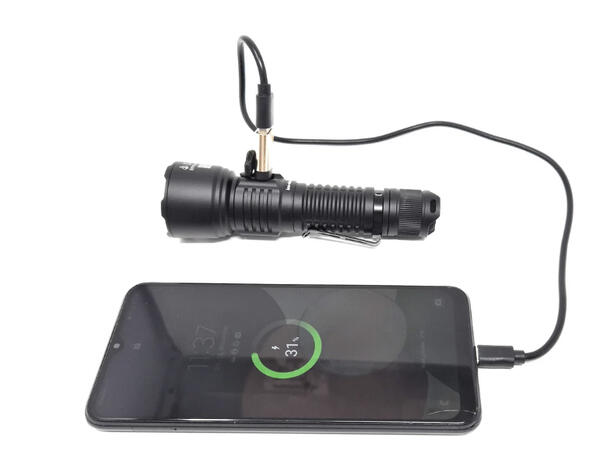 ICU Lommelykt LED inkl. 18650 batteri 2 i 1 lommelykt 